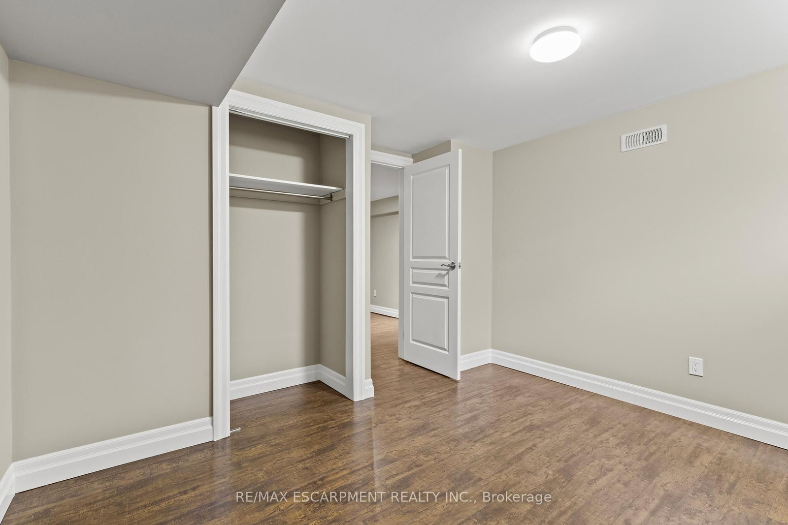 404 Hamilton Drive • Hamilton, ON photo 34