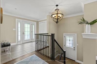 404 Hamilton Drive • Hamilton, ON photo 4