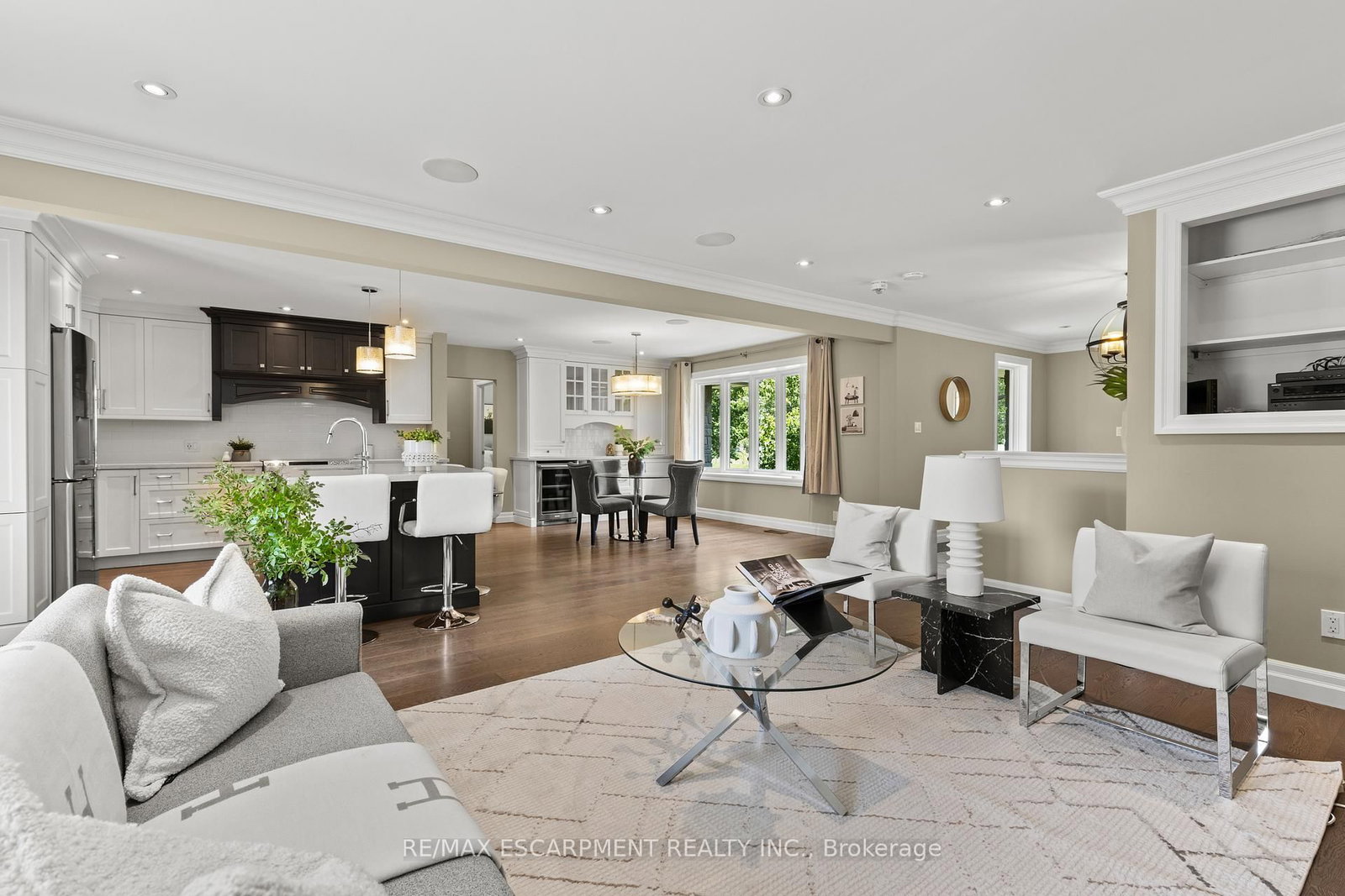 404 Hamilton Drive • Hamilton, ON photo 9