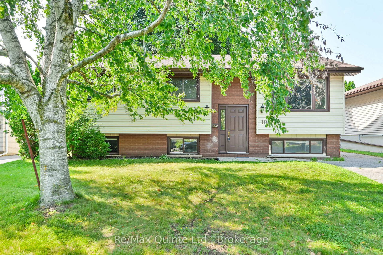 108 Nicholas Street • Quinte West, ON photo 2