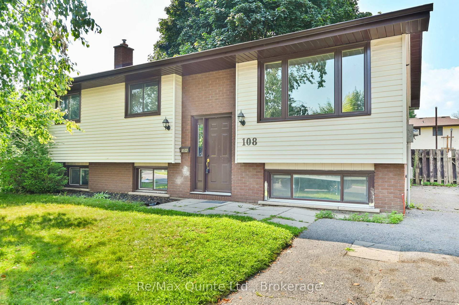 108 Nicholas Street • Quinte West, ON photo 3