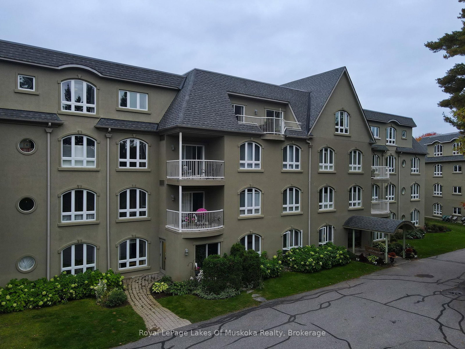 31 Dairy Lane • #106 • Huntsville, ON photo 2
