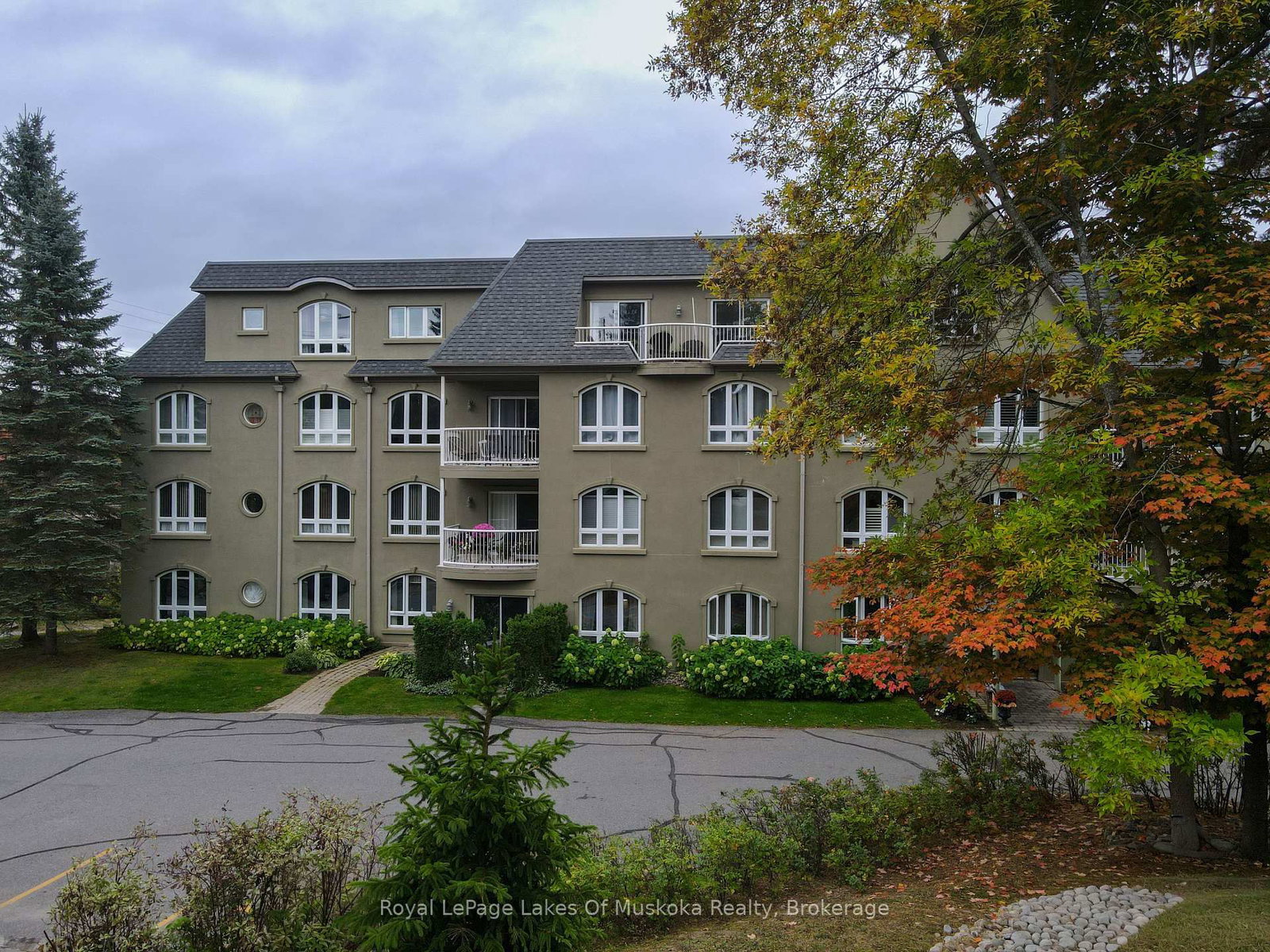 31 Dairy Lane • #106 • Huntsville, ON photo 3