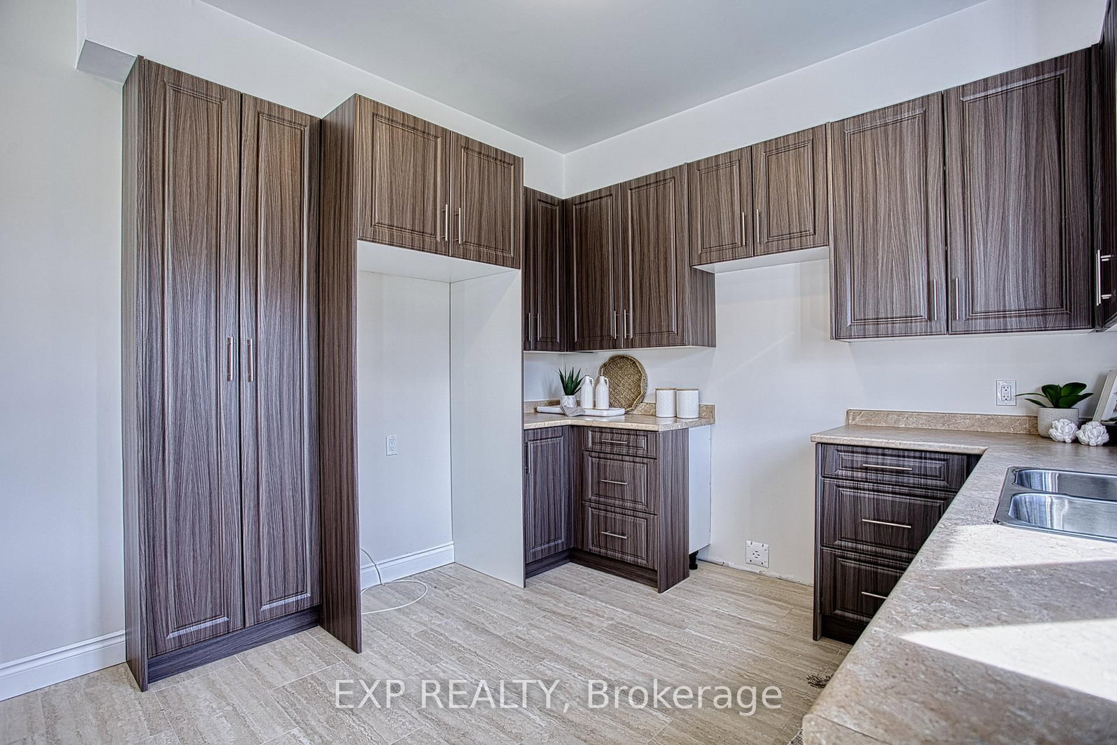 156 McKnight Avenue • Hamilton, ON photo 14