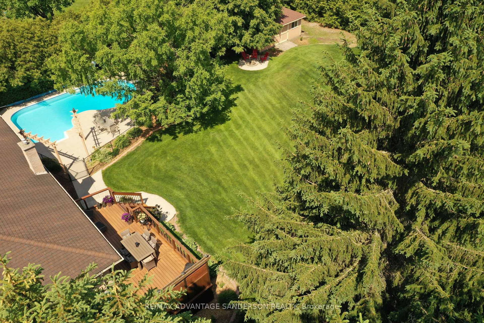 109 Salisbury Drive • Middlesex Centre, ON photo 10