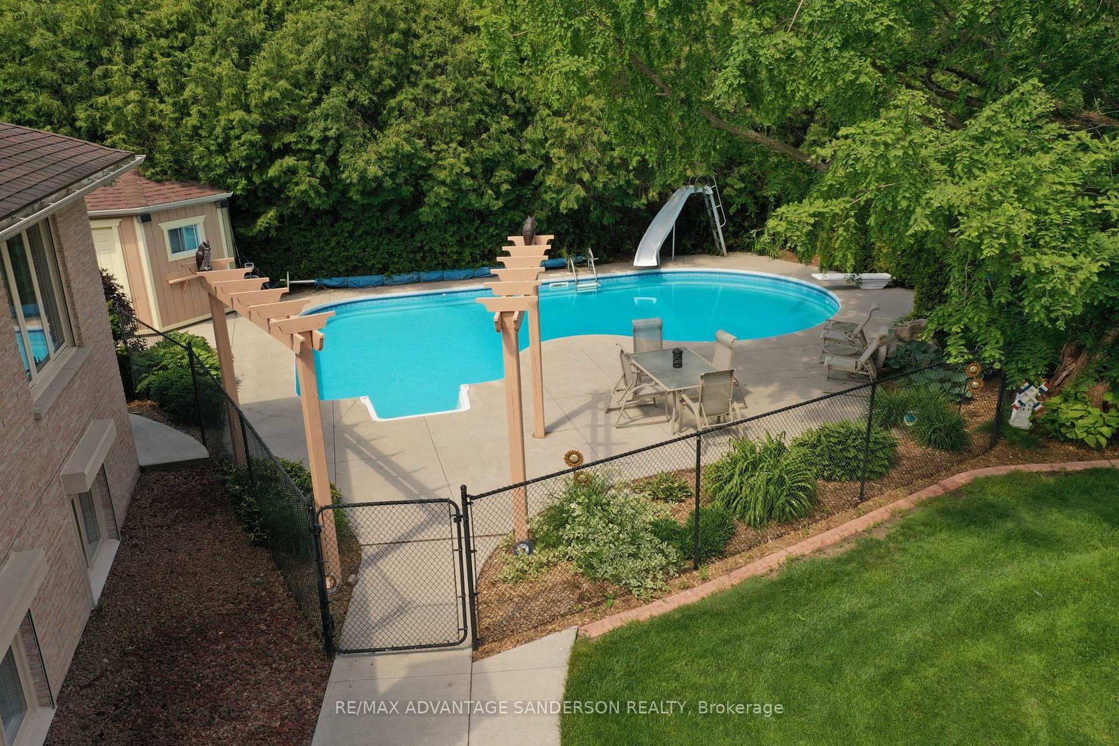 109 Salisbury Drive • Middlesex Centre, ON photo 8