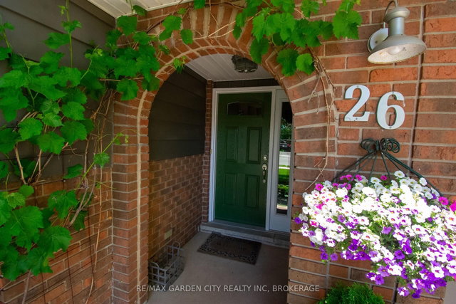 26 Macoomb Drive