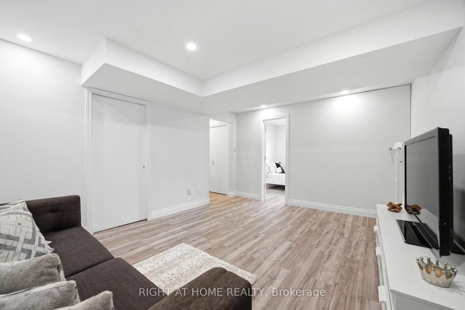 602 WILLOW Road • Guelph, ON photo 20