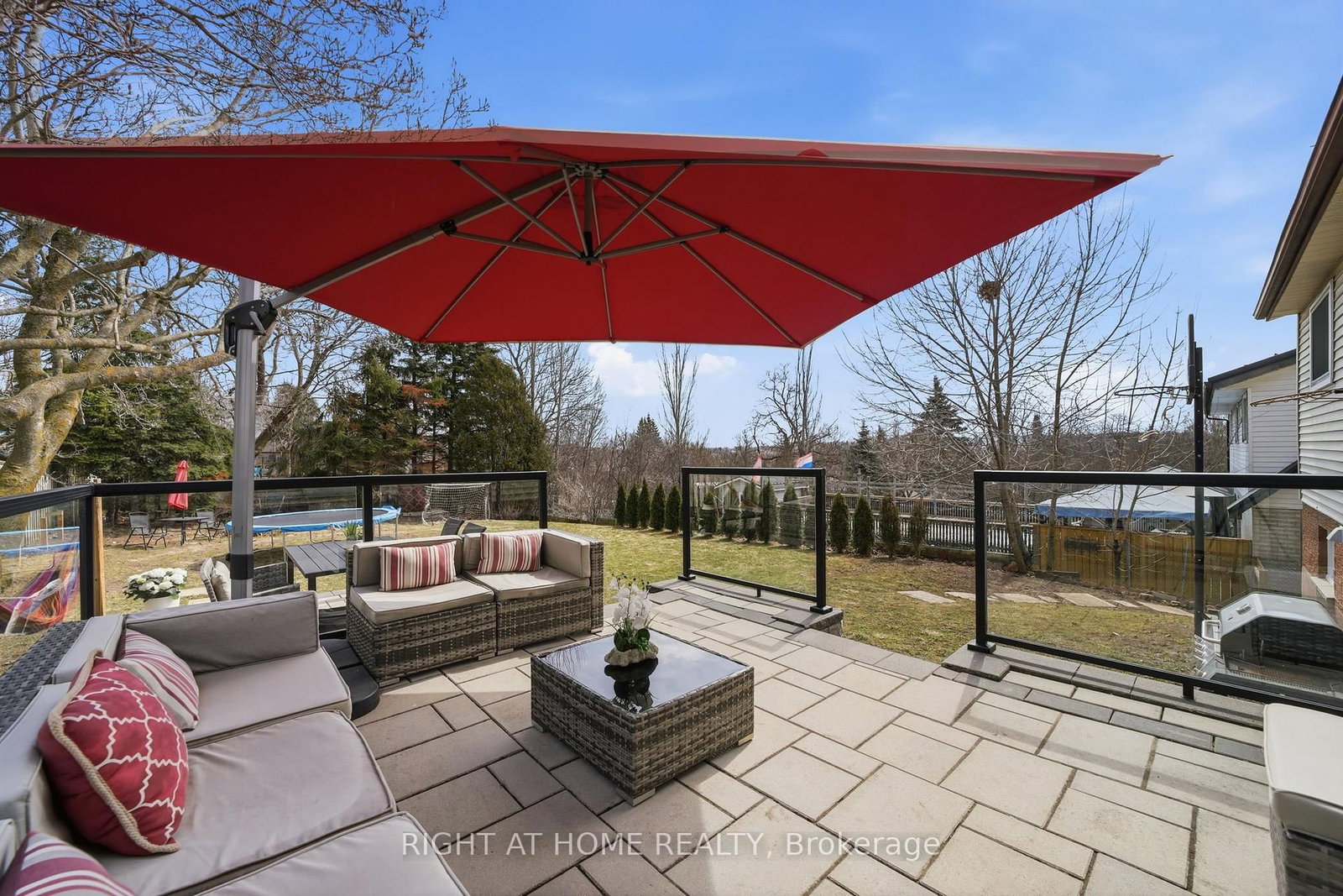 602 WILLOW Road • Guelph, ON photo 23
