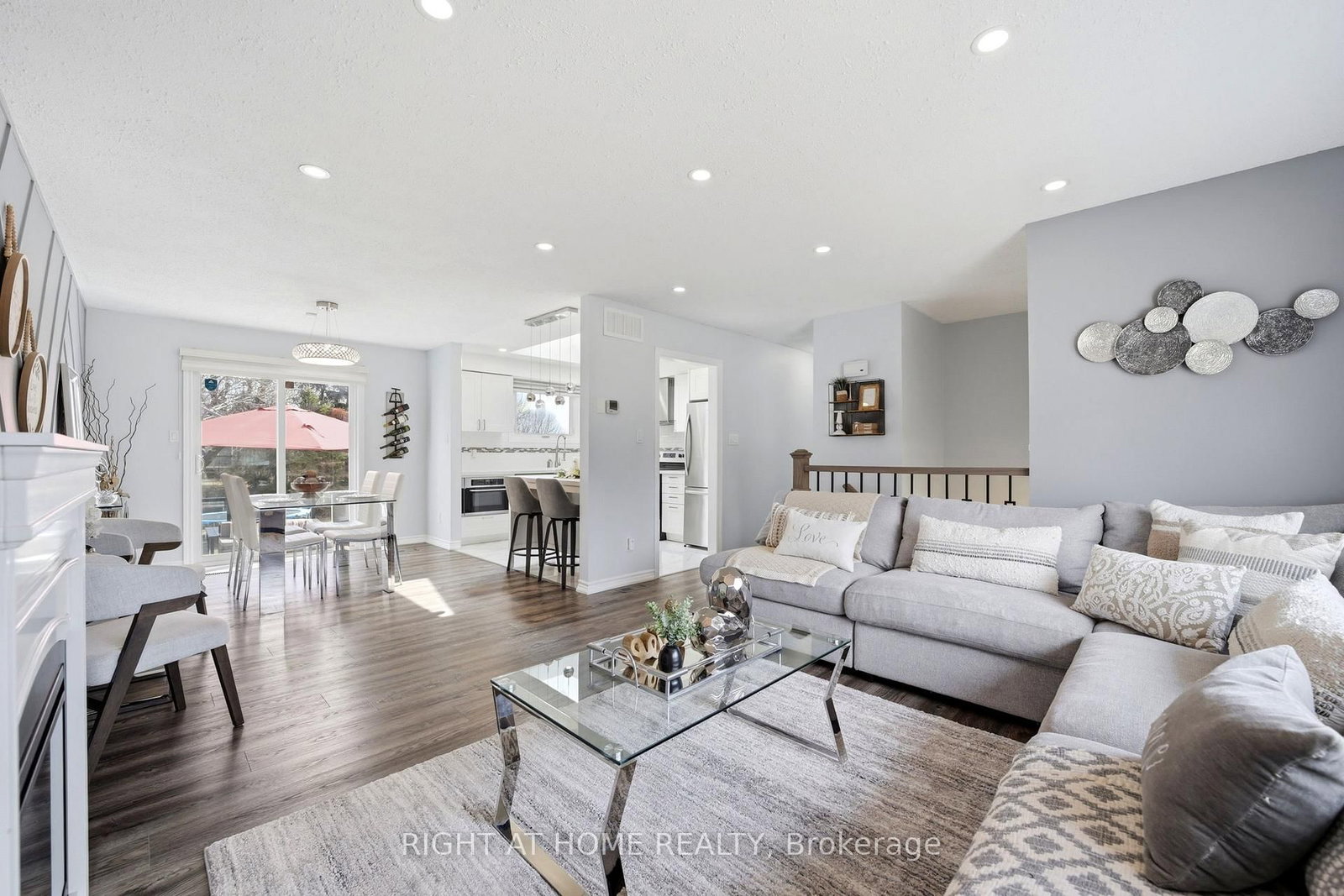602 WILLOW Road • Guelph, ON photo 8