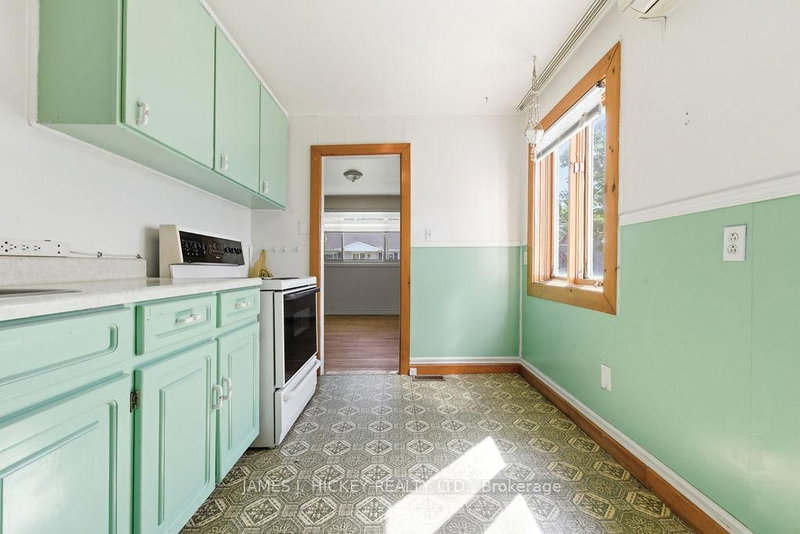 6 Hillcrest Avenue