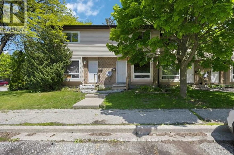 #301 42 Hampton Avenue, Sarnia