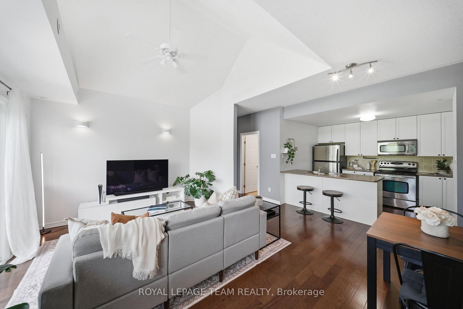 165 Waterbridge Drive • #9 • Ottawa, ON photo 4