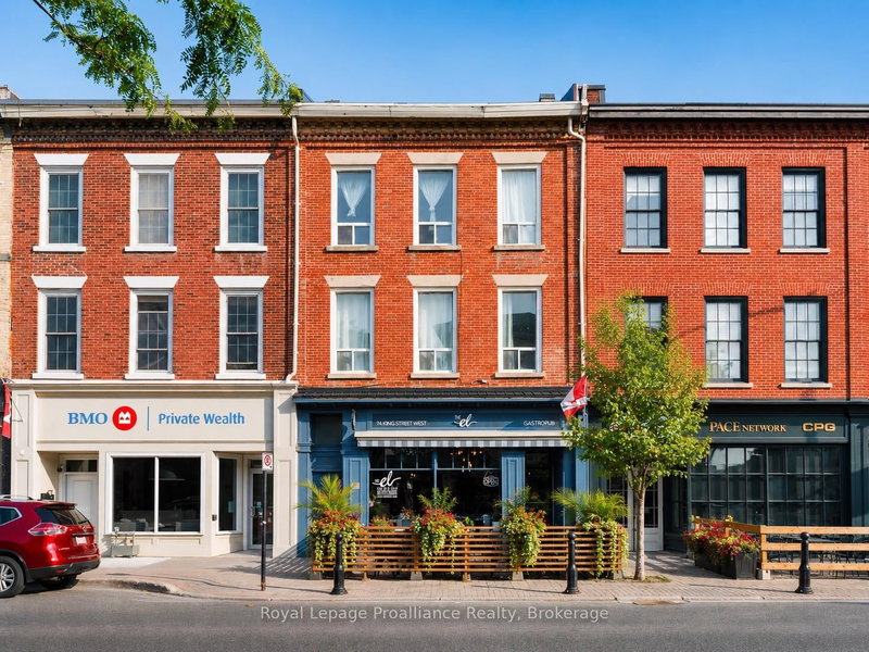 74 King St W photo 2