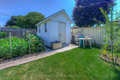 1227 Valentine Drive • Cambridge, ON photo 4