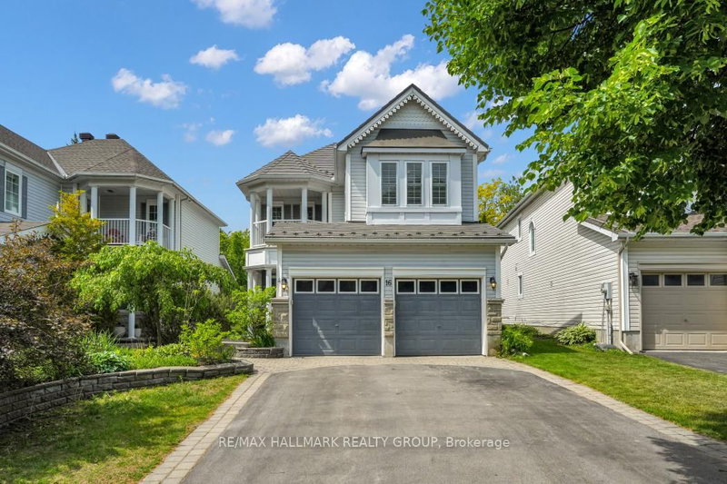 16 Hemlo Crescent, Kanata
