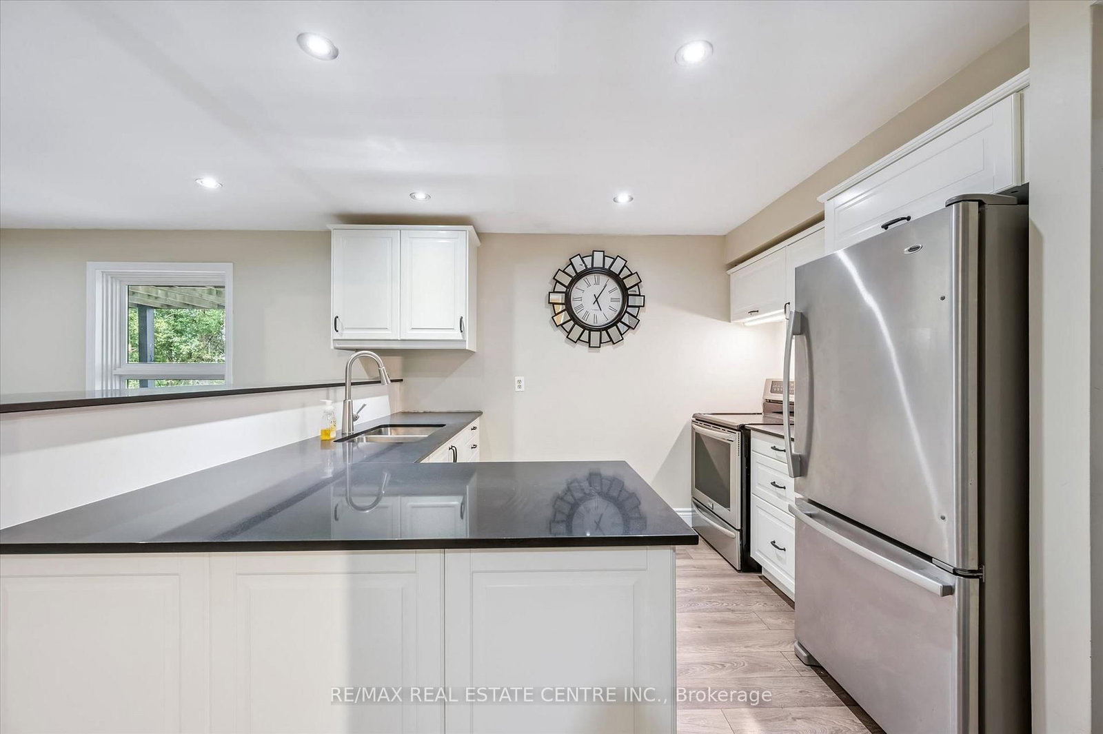 21 Tinatawa Court • Kitchener, ON photo 21