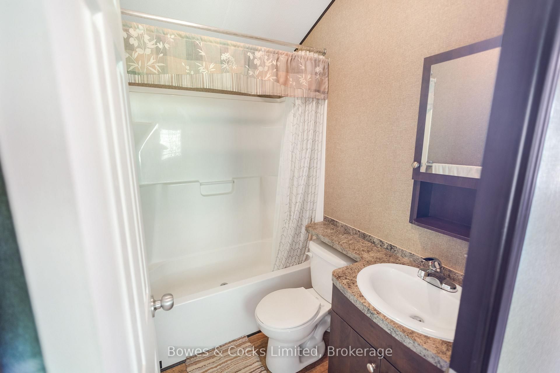 1235 Villiers Line, Unit 14 Lawson Cres.