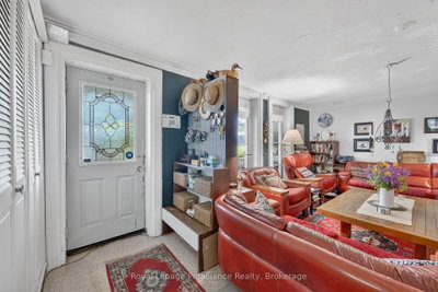 98 Frankford Road • Quinte West, ON photo 2