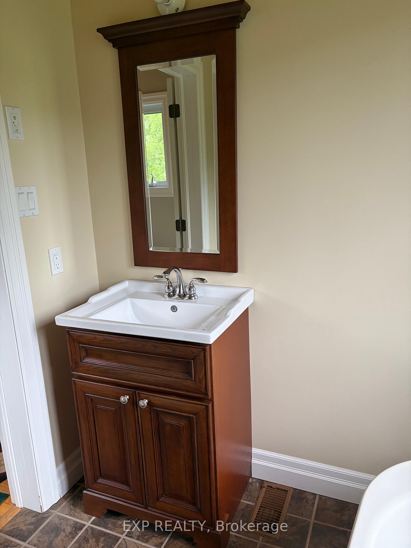 144 Trebinski Road • Barry's Bay, ON photo 24