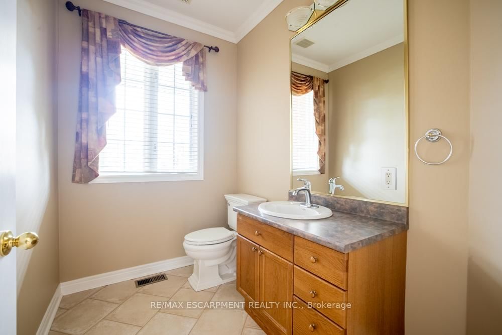 8 SOPHIE Court • Grimsby, ON photo 21
