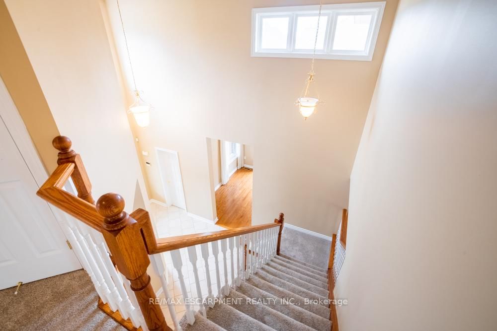 8 SOPHIE Court • Grimsby, ON photo 23