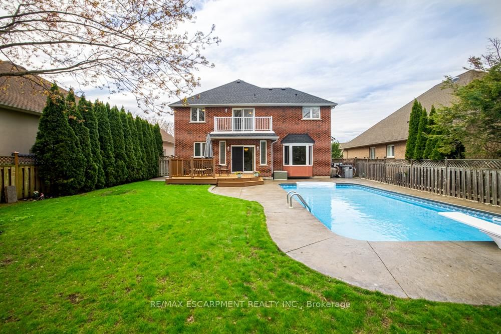 8 SOPHIE Court • Grimsby, ON photo 42