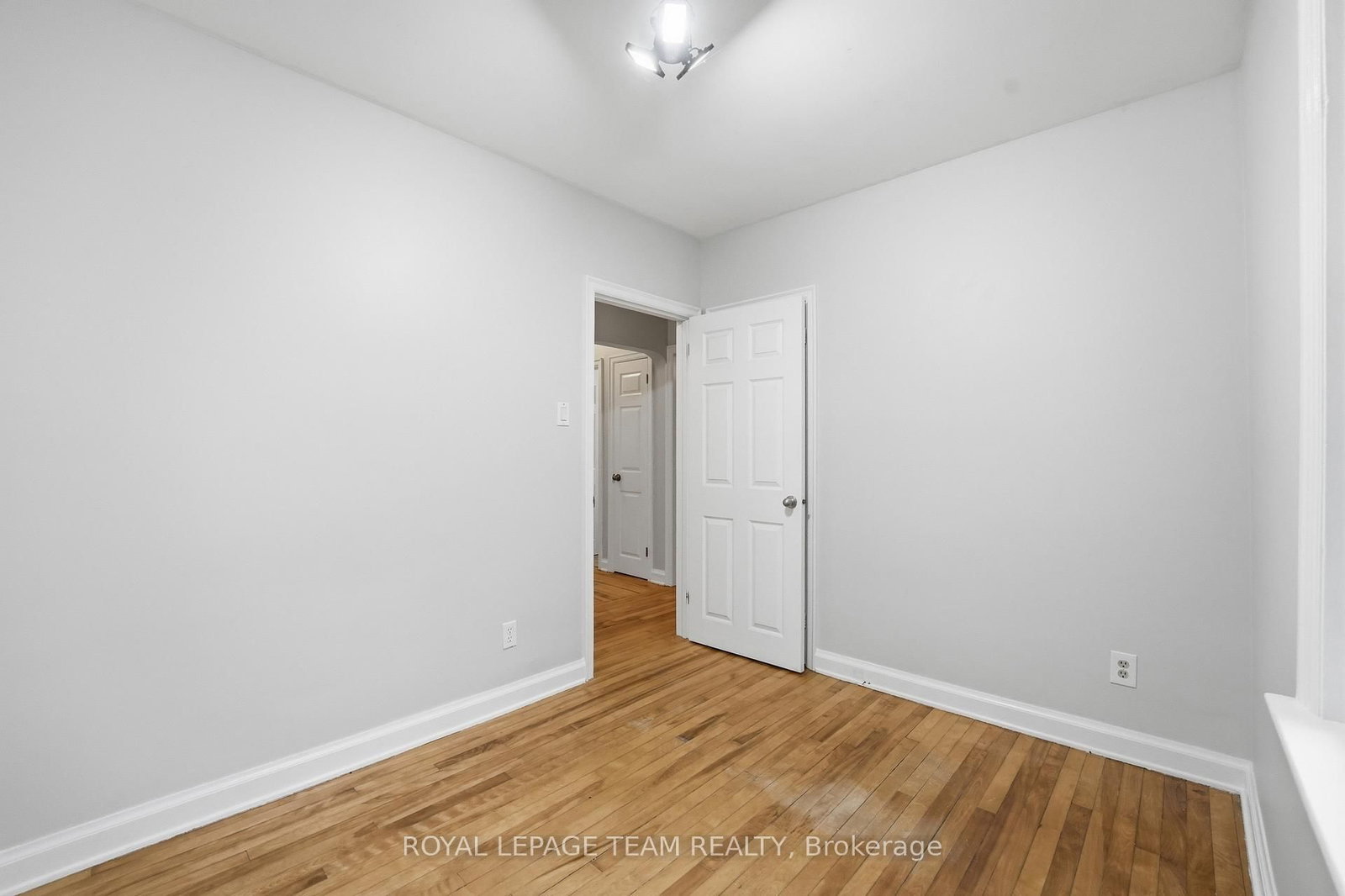 49 Crownhill Street • Ottawa, ON photo 13