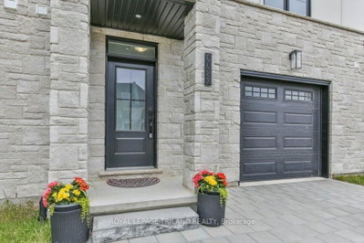 6682 HAYWARD Drive — photo 4