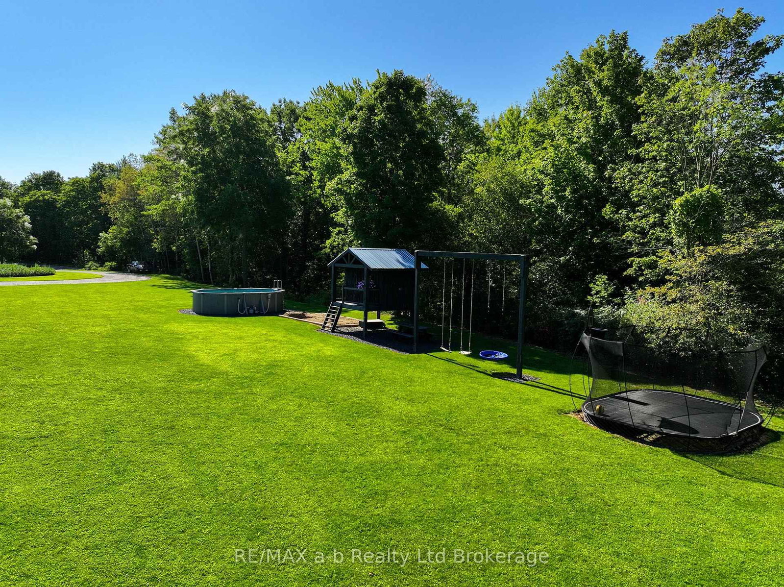 631 Windham 2 Road • Norfolk, ON photo 8