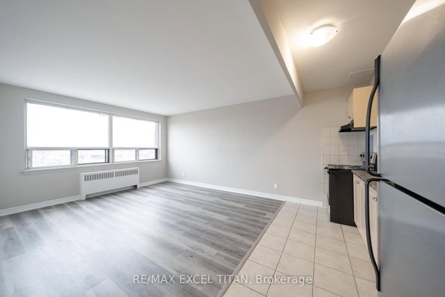 739D - 468 Ottawa Street