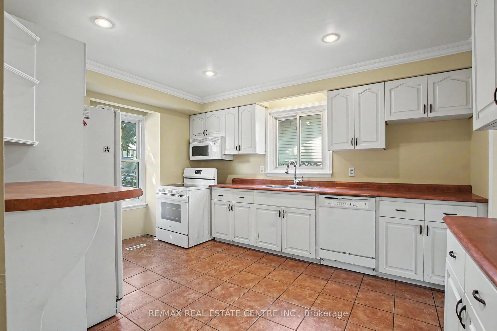 17 Hallmark Street • Brantford, ON photo 8
