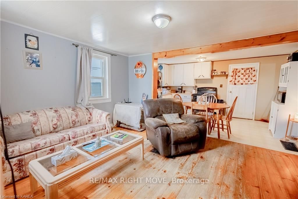 103 Bay Street • Leeds and the Thousand Islands, ON photo 4