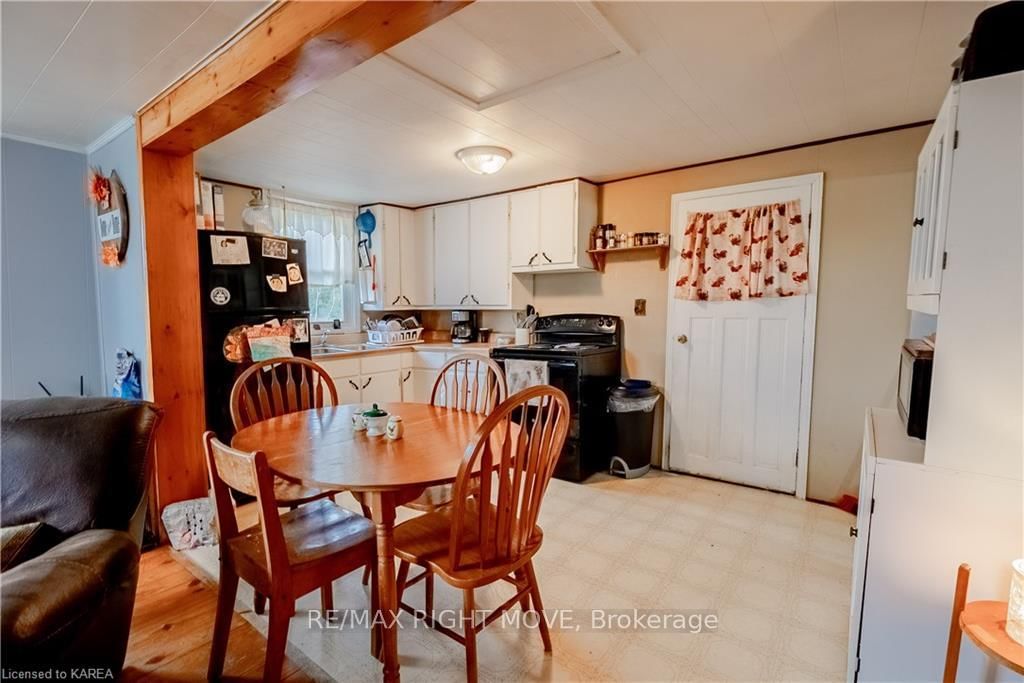 103 Bay Street • Leeds and the Thousand Islands, ON photo 5