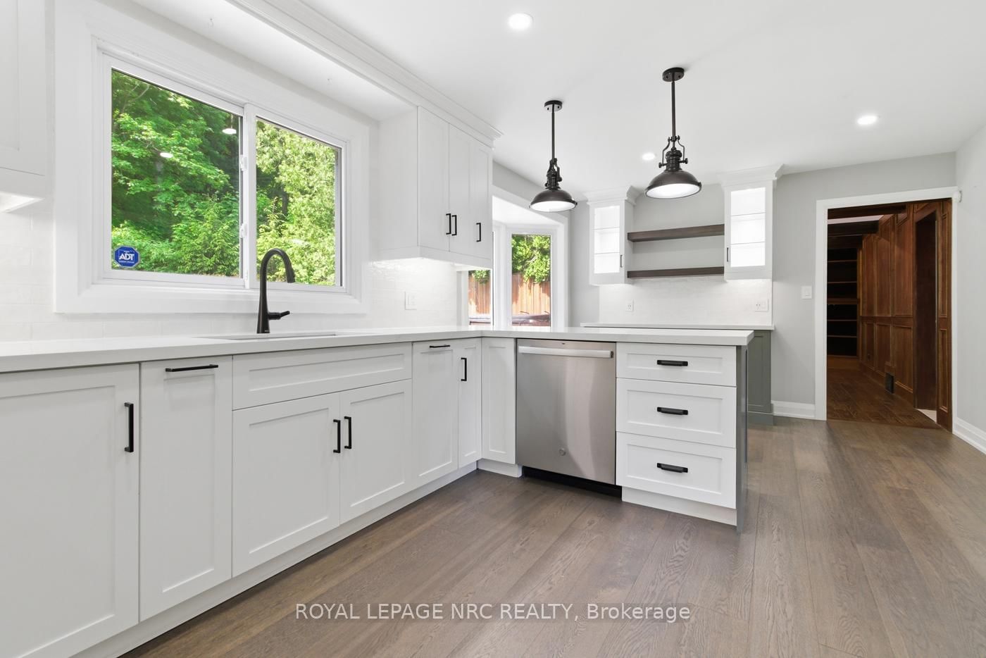 94 Dorchester Drive • Grimsby, ON photo 14