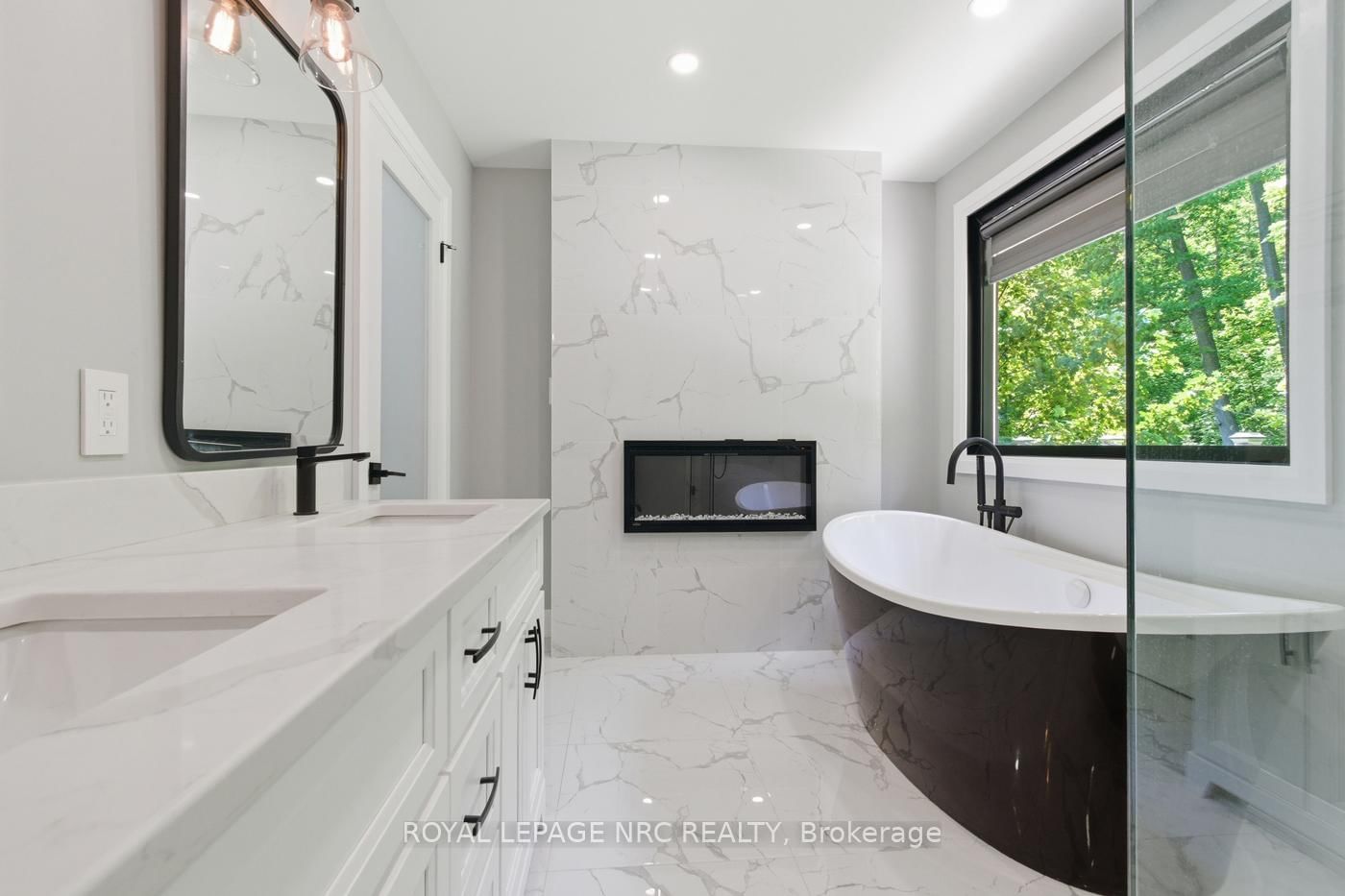 94 Dorchester Drive • Grimsby, ON photo 28