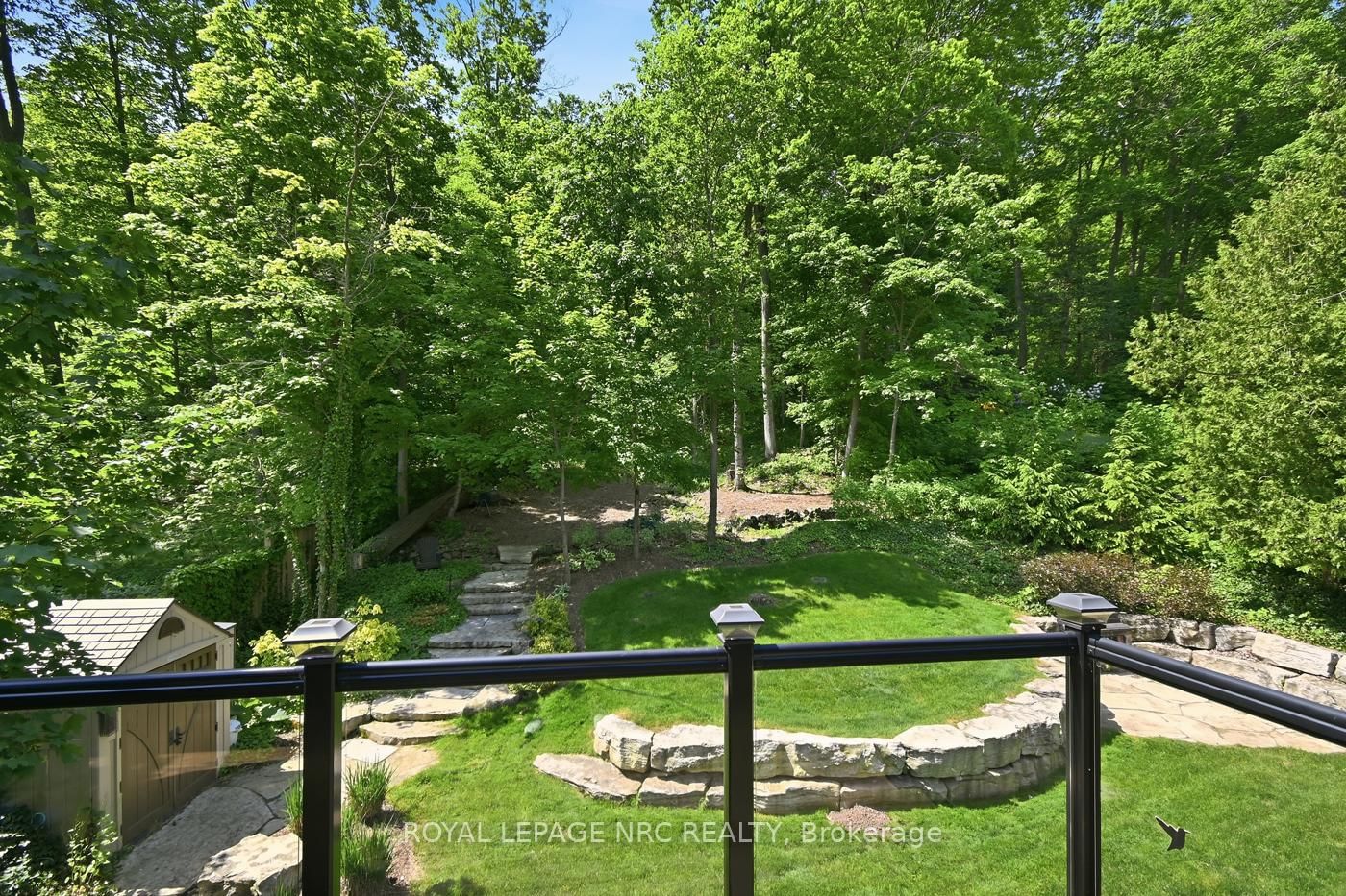 94 Dorchester Drive • Grimsby, ON photo 35
