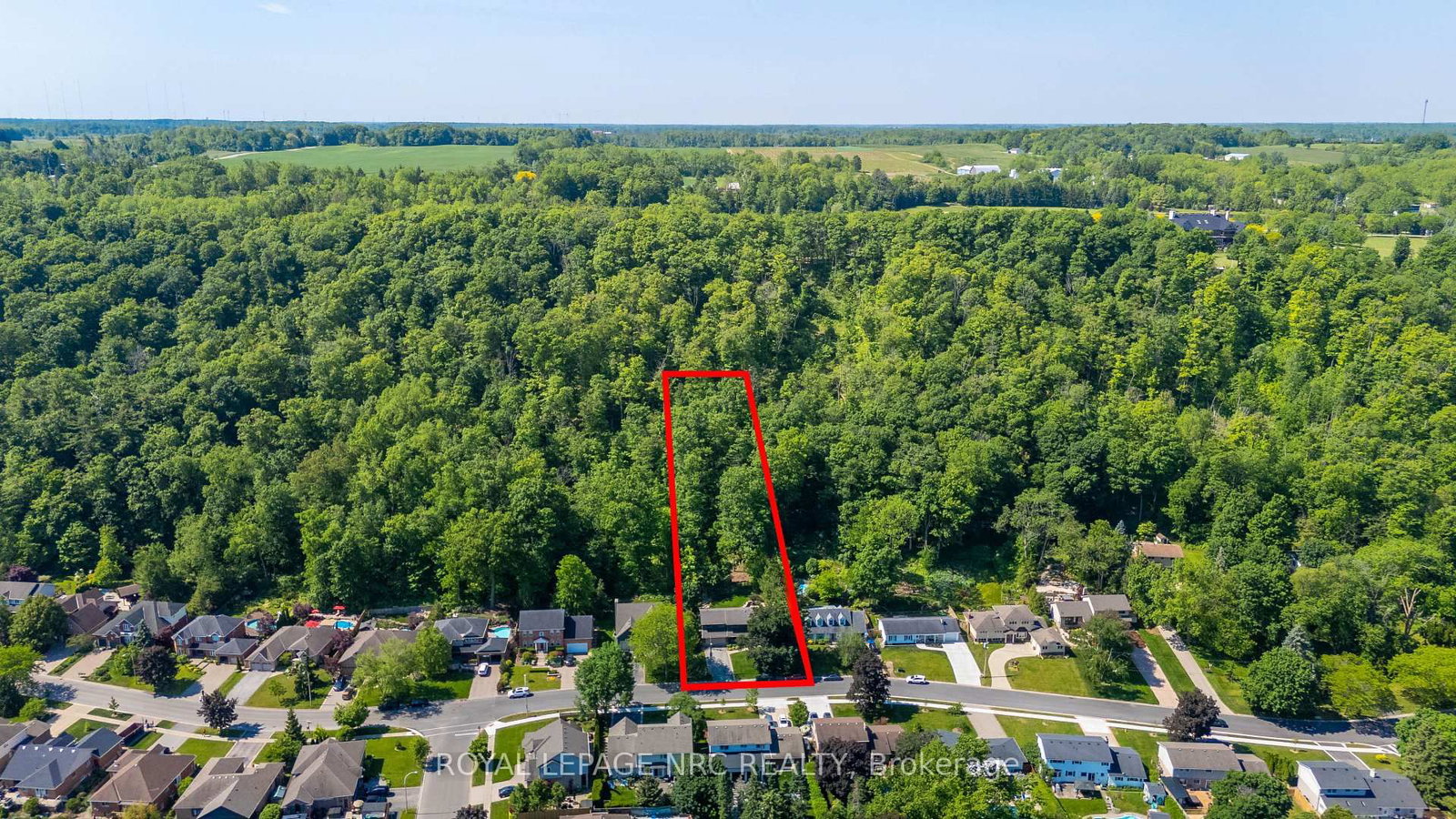 94 Dorchester Drive • Grimsby, ON photo 43