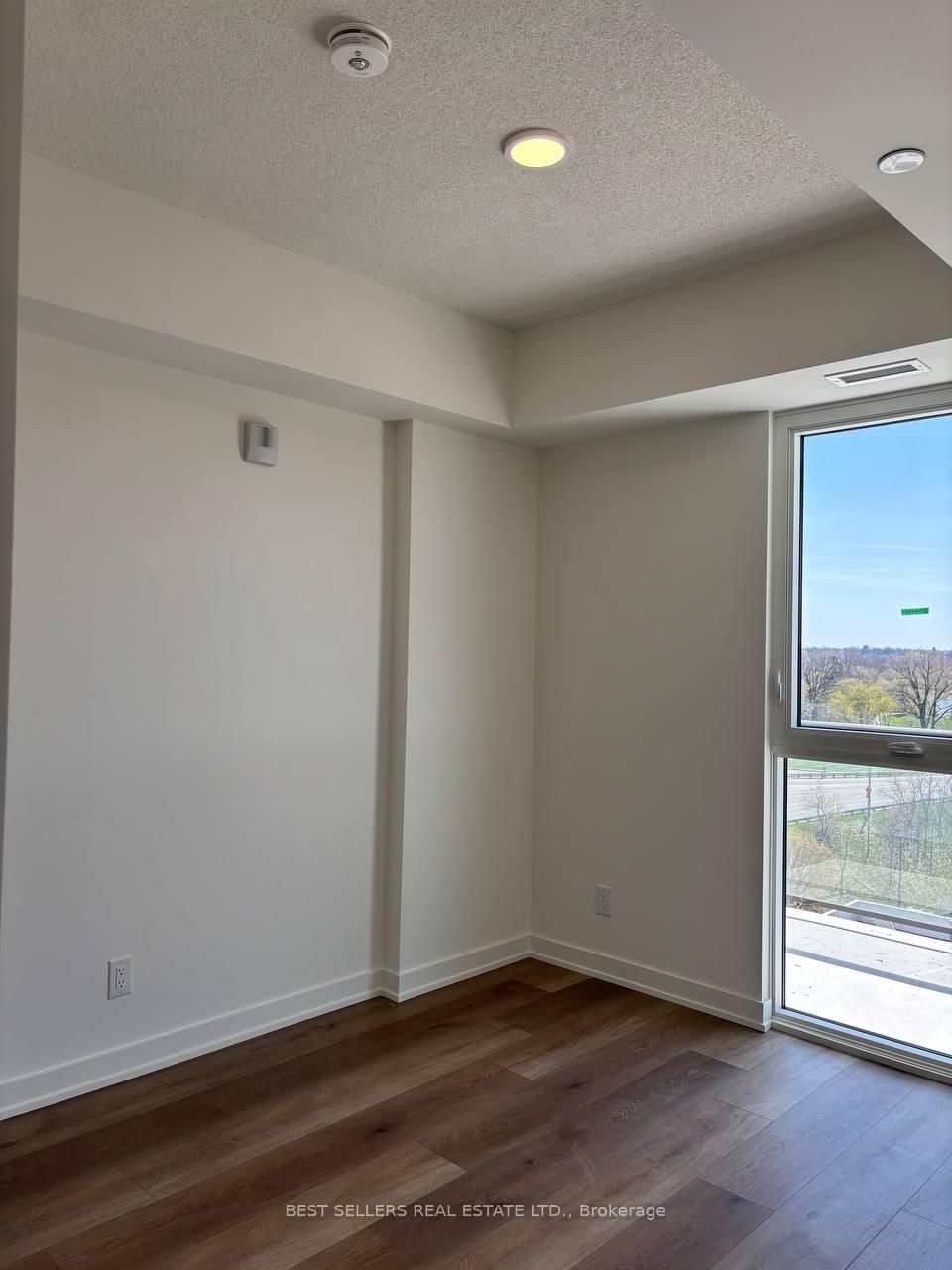 33 ERIE Avenue, Unit 812