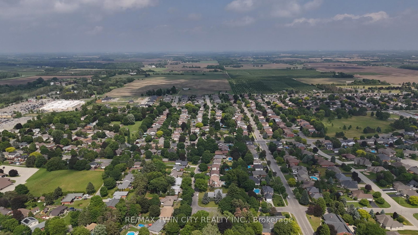 152 McCall Crescent • Norfolk, ON photo 2