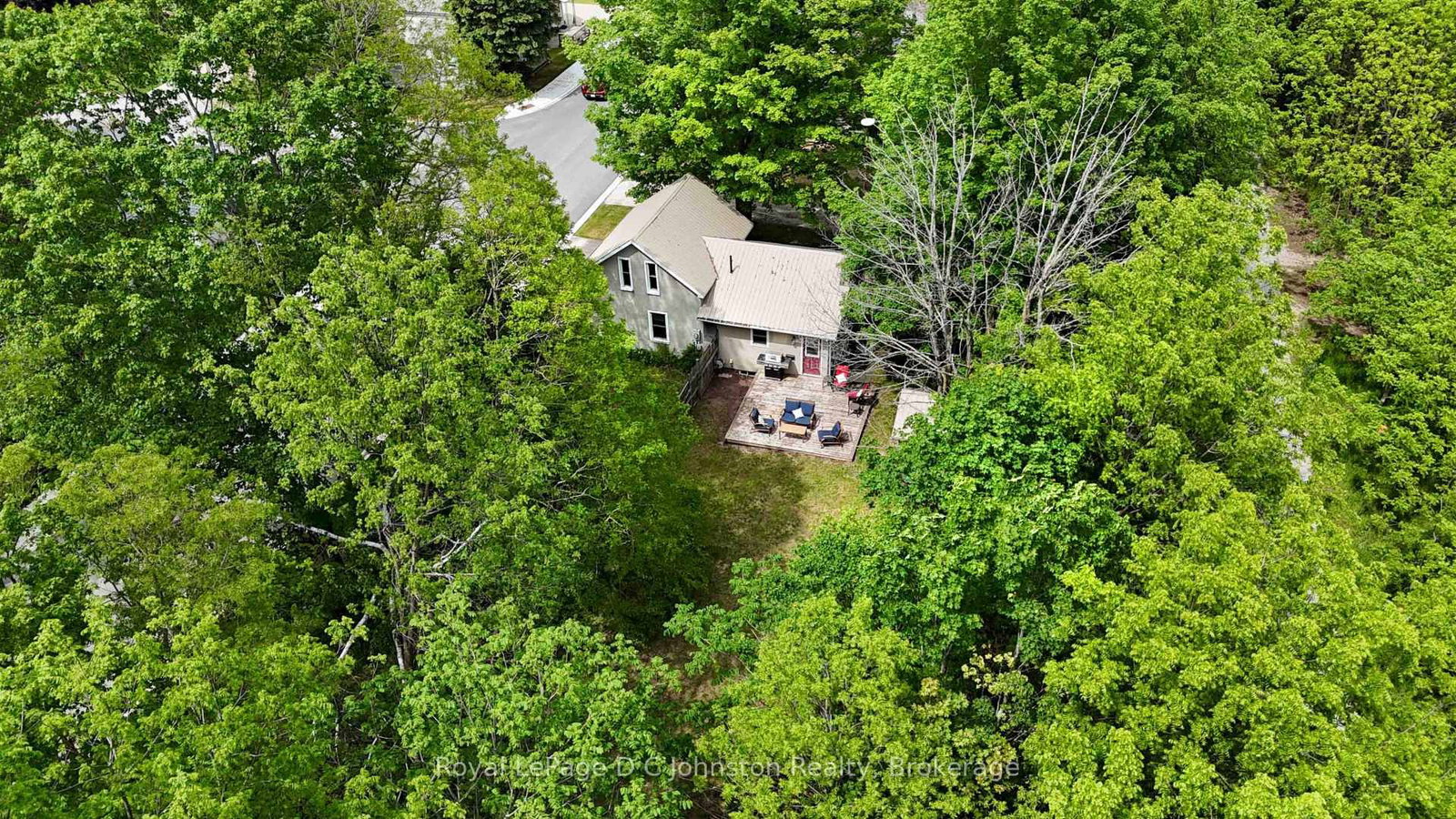 561 Wellington Street • Saugeen Shores, ON photo 3