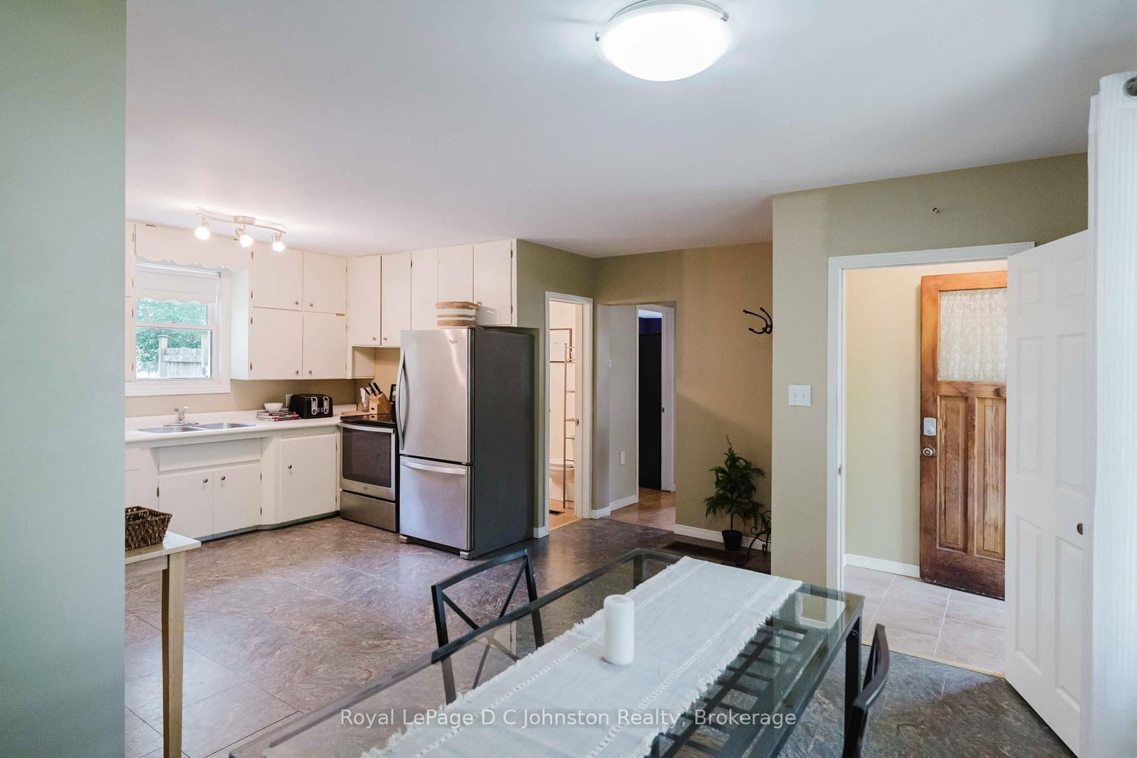 561 Wellington Street • Saugeen Shores, ON photo 6