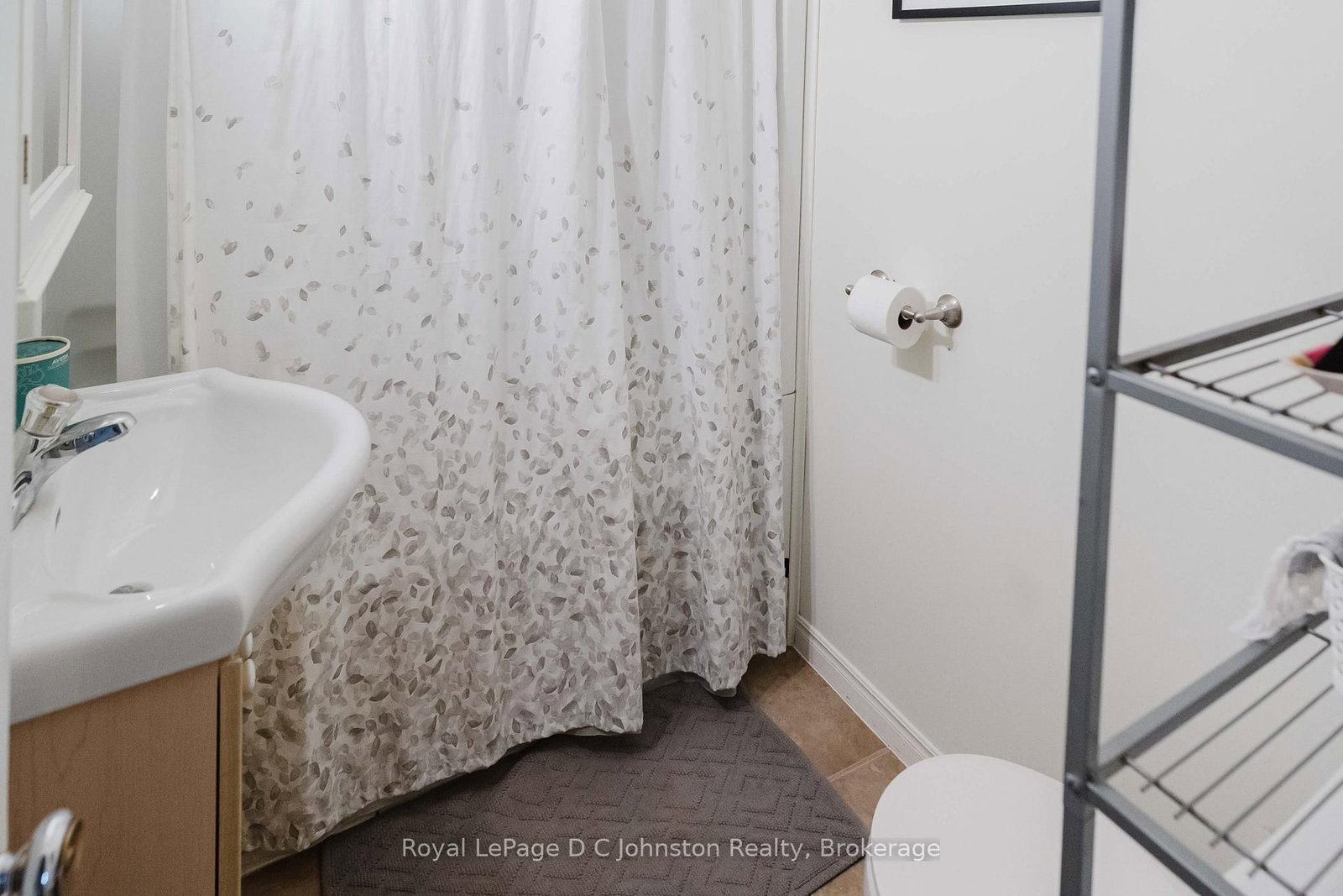 561 Wellington Street • Saugeen Shores, ON photo 9