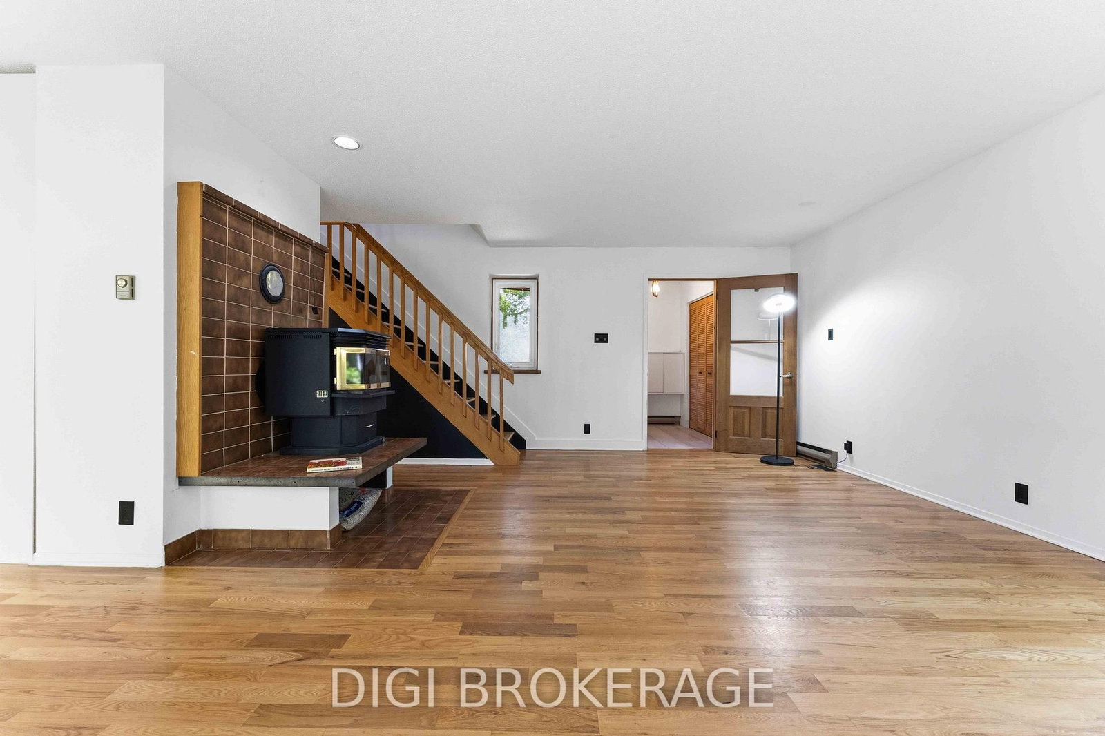 332 Iona Street • Ottawa, ON photo 12