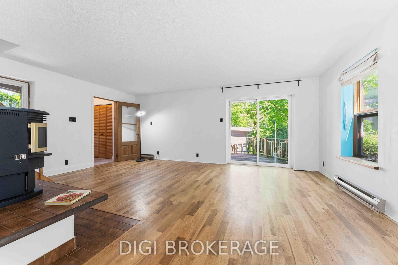 332 Iona Street • Ottawa, ON photo 14