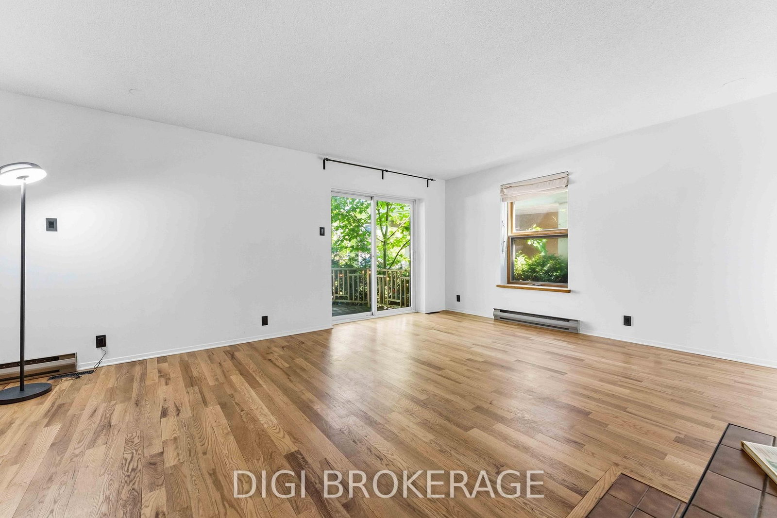 332 Iona Street • Ottawa, ON photo 15
