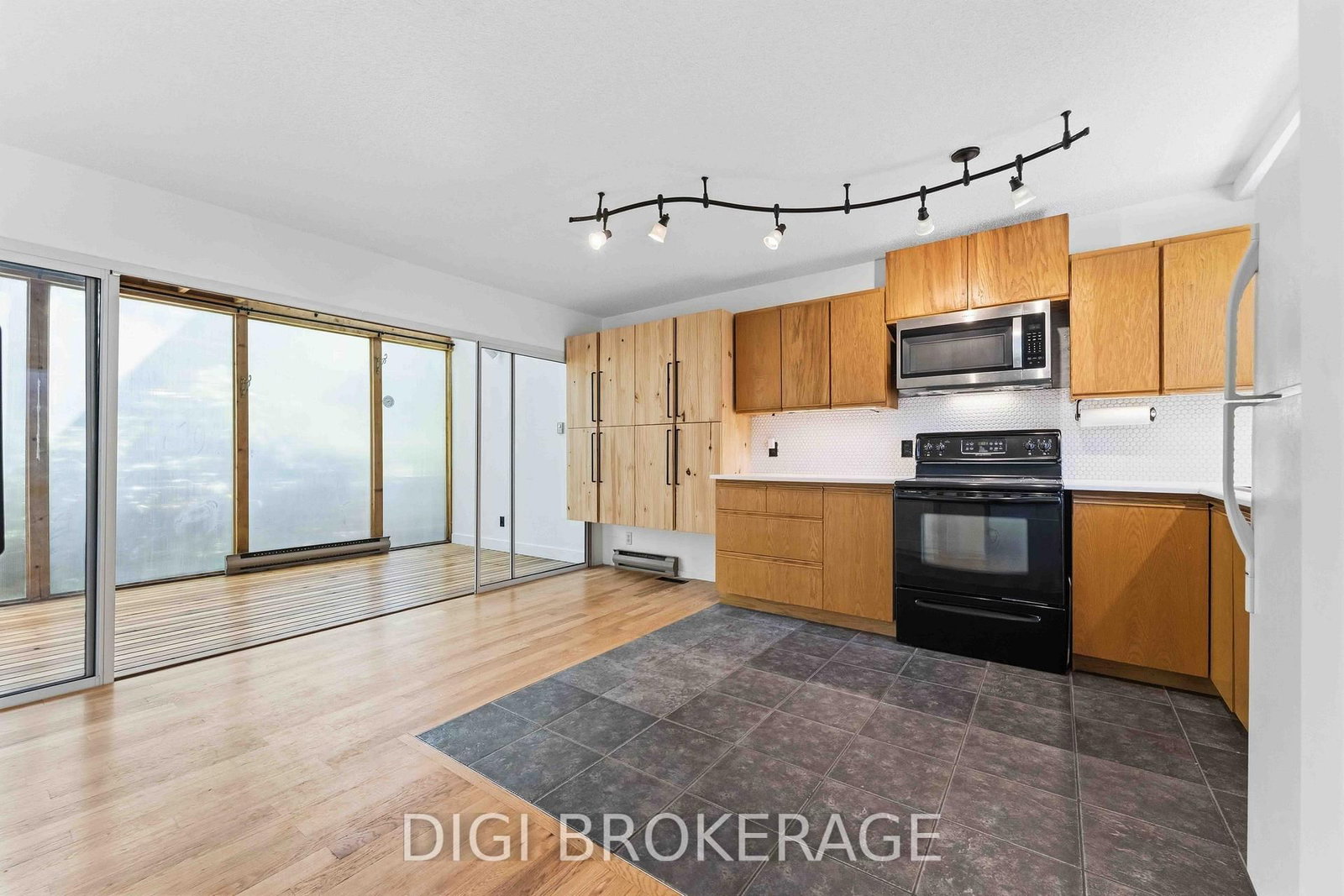 332 Iona Street • Ottawa, ON photo 16