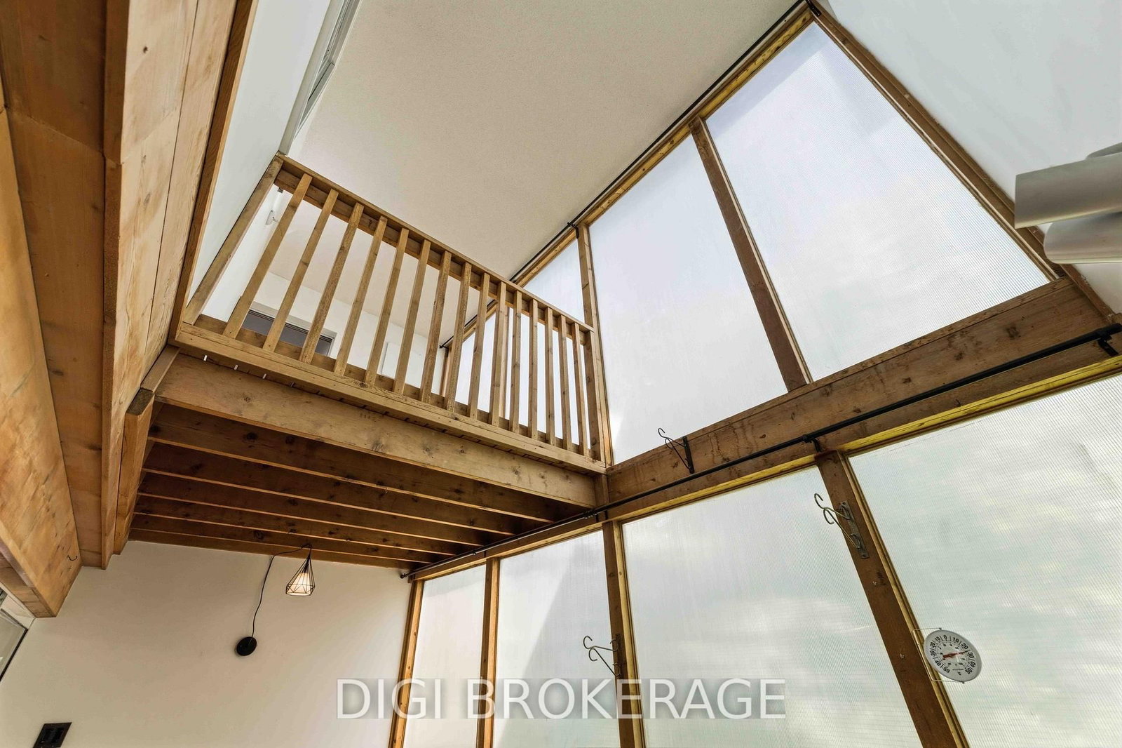 332 Iona Street • Ottawa, ON photo 22