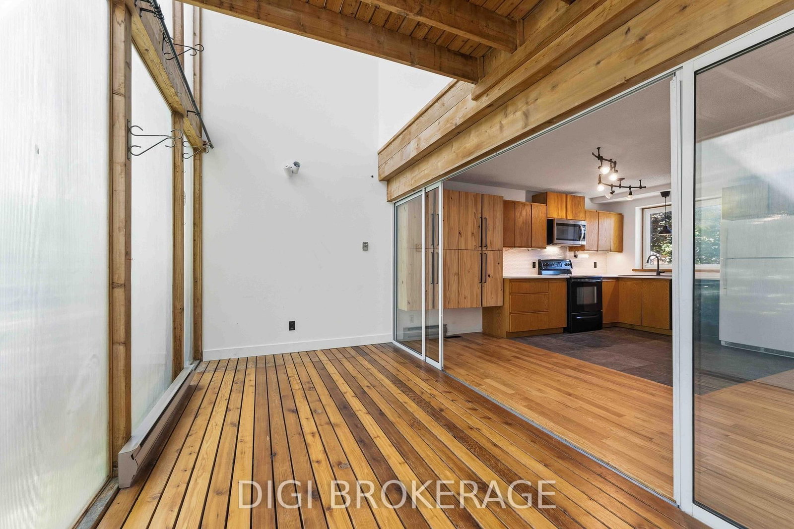 332 Iona Street • Ottawa, ON photo 24