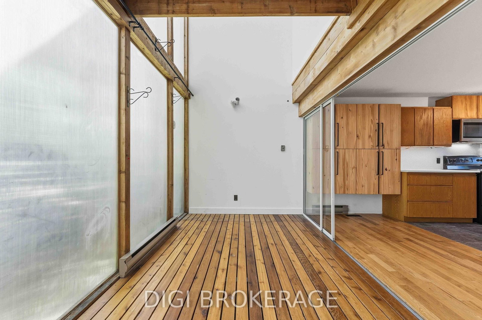 332 Iona Street • Ottawa, ON photo 25